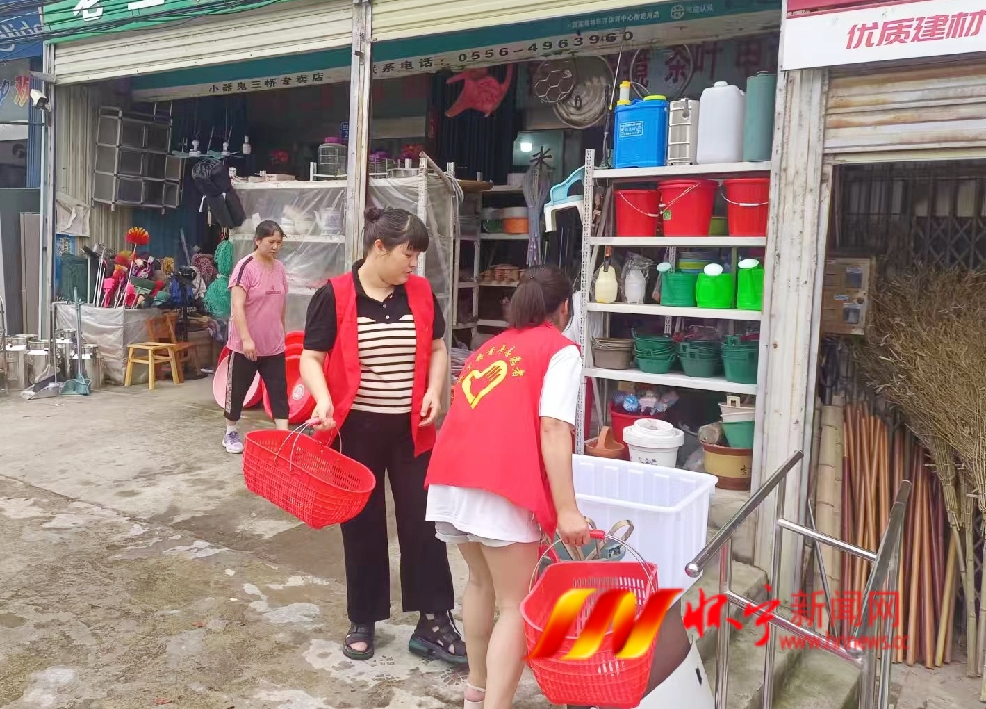 懷寧縣三橋鎮(zhèn)：文明創(chuàng)建 志愿者在行動(dòng)1.jpg