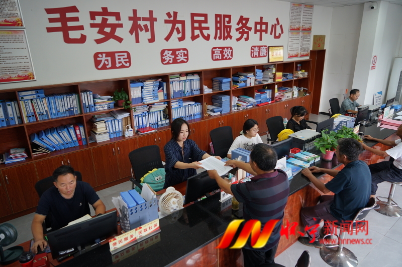 “陽光村務”讓村民“敞亮”辦事2.JPG