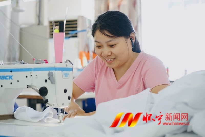 引企進村 家門口就業4.JPG