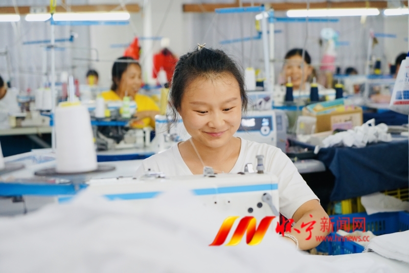 引企進村 家門口就業5.JPG